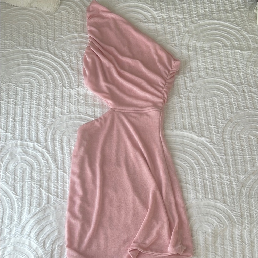 Elegant Pink One-Shoulder Dress
